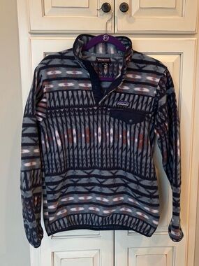 Patagonia Navy and Blue Patterned Fleece Pullover
